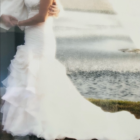 Gorgeous wedding dress with headpiece wore once/ open to offers!!! - Picture 6 of 16